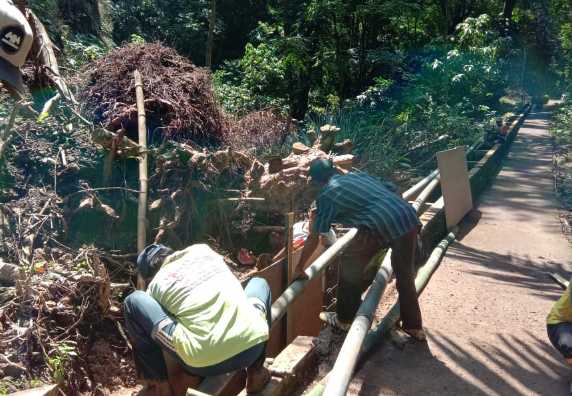 Gotong Royong 3 Desa Dalam Perbaikan Saluran Irigasi